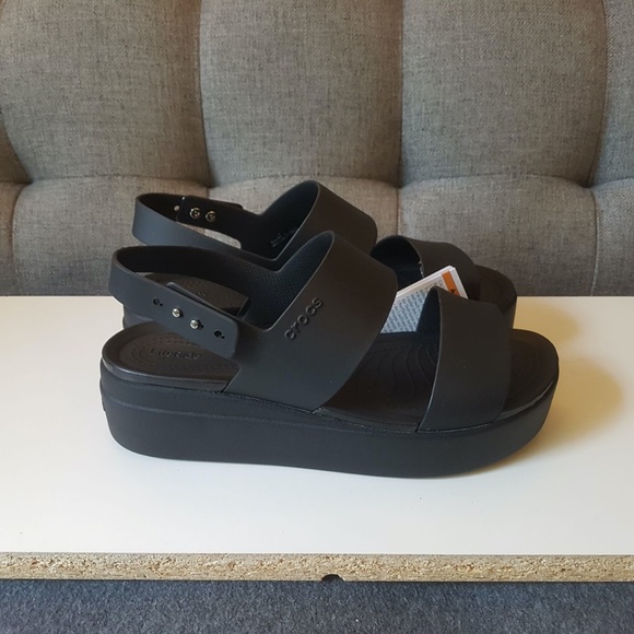 NWT Crocs Women's Wedge Chunky Platform Sandals - Black - Picture 4 of 10